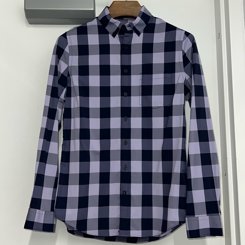 Express Men’s Medium 15-15 1/2 Navy/Lavender Button-down